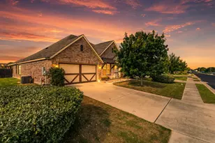 804 Farmhouse Dr, Hutto, TX 78634 - Photo 1