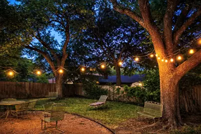 9215 Hunters Trace E, Austin, TX 78758 - Photo 9