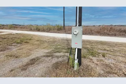 631 County Road 5715, Natalia, TX 78059 - Photo 5