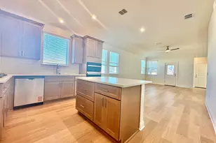 541 Porter Country Pkwy, Buda, TX 78610 - Photo 3