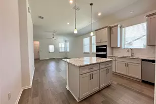 541 Porter Country Pkwy, Buda, TX 78610 - Photo 3