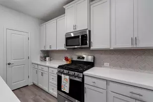 102 Gracie Wy, Hutto, TX 78634 - Photo 13