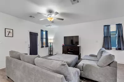 102 Gracie Way, Hutto, TX 78634 - Photo 7