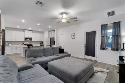 102 Gracie Way, Hutto, TX 78634 - Photo 3