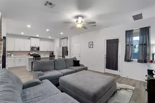 102 Gracie Wy, Hutto, TX 78634 - Photo 3