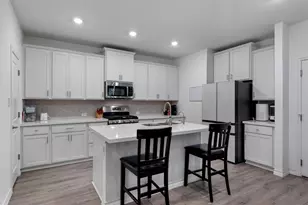 102 Gracie Wy, Hutto, TX 78634 - Photo 9