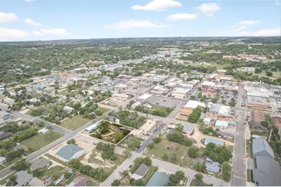 401 E 6th Street, Lampasas, TX 76550 - Photo 13