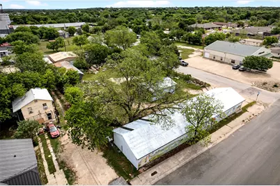401 E 6th Street, Lampasas, TX 76550 - Photo 5