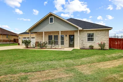 109 Les Lane, Smithville, TX 78957 - Photo 3
