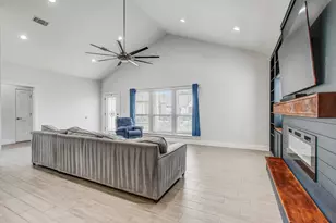 109 Les Ln, Smithville, TX 78957 - Photo 5