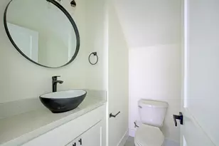 2005 Uphill Ln, Austin, TX 78741 - Photo 7