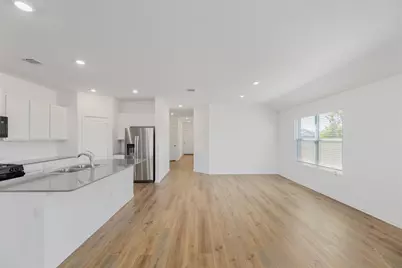 627 Waterway Avenue, Hutto, TX 78634 - Photo 9