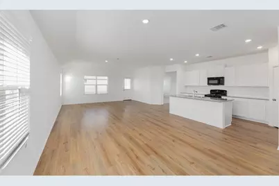 627 Waterway Avenue, Hutto, TX 78634 - Photo 5