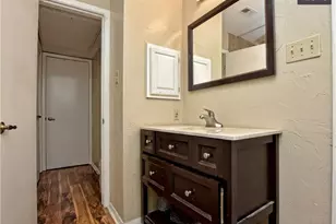 806 W 24th St, Austin, TX 78705 - Photo 11