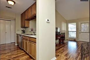 806 W 24th St, Austin, TX 78705 - Photo 3
