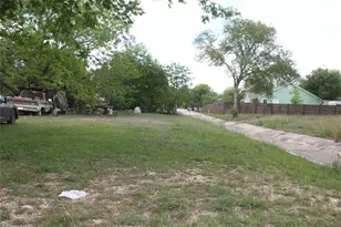 801 Tank St, Lockhart, TX 78644 - Photo 1