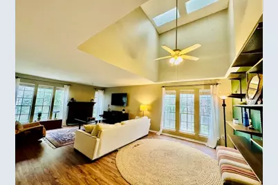 2110 Morley Drive, Austin, TX 78752 - Photo 5