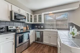 2110 Morley Dr, Austin, TX 78752 - Photo 7