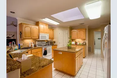 330 Columbine Street, Meadowlakes, TX 78654 - Photo 9