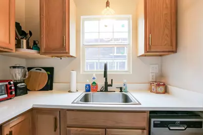 308 E 32nd Street #B, Austin, TX 78705 - Photo 9