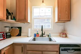 308 E 32nd St, Austin, TX 78705 - Photo 9