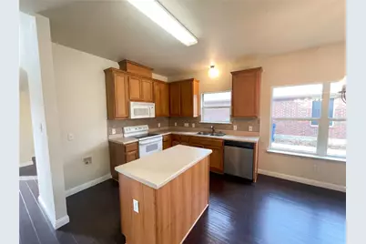 128 Inman Drive, Hutto, TX 78634 - Photo 9