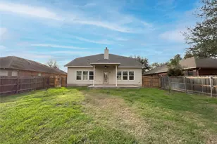 128 Inman Dr, Hutto, TX 78634 - Photo 5