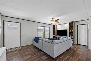 4708 Gladys Dr, Del Valle, TX 78617 - Photo 3