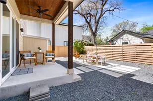 1126 Linden St, Austin, TX 78702 - Photo 23