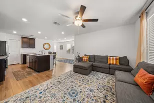 7204 Sparkling Light Dr, Del Valle, TX 78617 - Photo 11