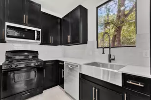 408 W Odell St, Austin, TX 78752 - Photo 5
