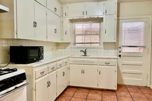 923 Keith Ln, Austin, TX 78705 - Photo 7