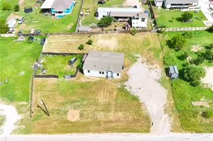 136 Alameda Dr, Cedar Creek, TX 78612 - Photo 13