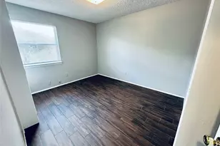 4901 Merritt Cir, Austin, TX 78744 - Photo 11