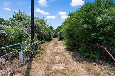 186 Hook Em Horns Drive, Paige, TX 78659 - Photo 13