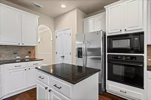 6925 Larue Belle Cove, Austin, TX 78739 - Photo 11