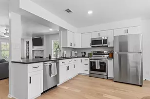 2101 Kirksey Dr, Austin, TX 78741 - Photo 9