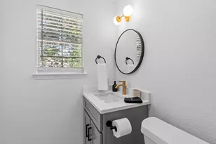 2101 Kirksey Dr, Austin, TX 78741 - Photo 25