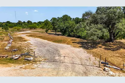 301 Fm 1660, Hutto, TX 78634 - Photo 39