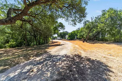 301 Fm 1660, Hutto, TX 78634 - Photo 37