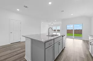 204 Crumpton Wy, Hutto, TX 78634 - Photo 5