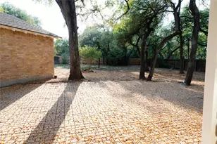 13002 Cedarhurst Cir, Austin, TX 78729 - Photo 37