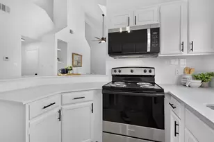 923 E 41st St, Austin, TX 78751 - Photo 9