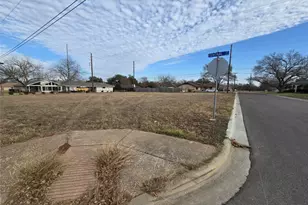 204 E Central Dr, Georgetown, TX 78628 - Photo 3