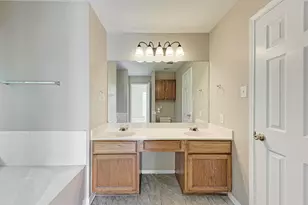 2351 Wright Cir, Round Rock, TX 78664 - Photo 5