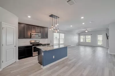 200 Waterway Avenue, Hutto, TX 78634 - Photo 5