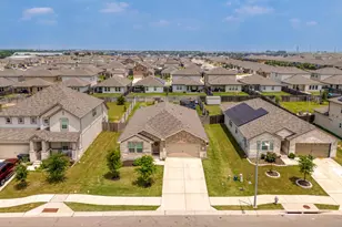 200 Waterway Ave, Hutto, TX 78634 - Photo 19