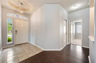 102 Anderson St, Hutto, TX 78634 - Photo 5