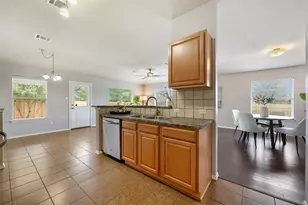 102 Anderson St, Hutto, TX 78634 - Photo 15