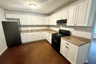 709 San Saba St, Lockhart, TX 78644 - Photo 7